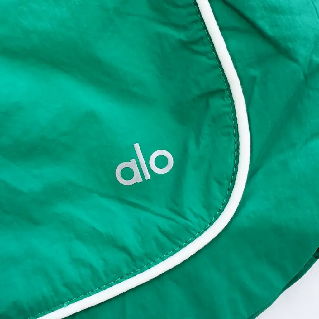 ALO-CHAMARRA-VERDE-DETALLE-2 (1).webp