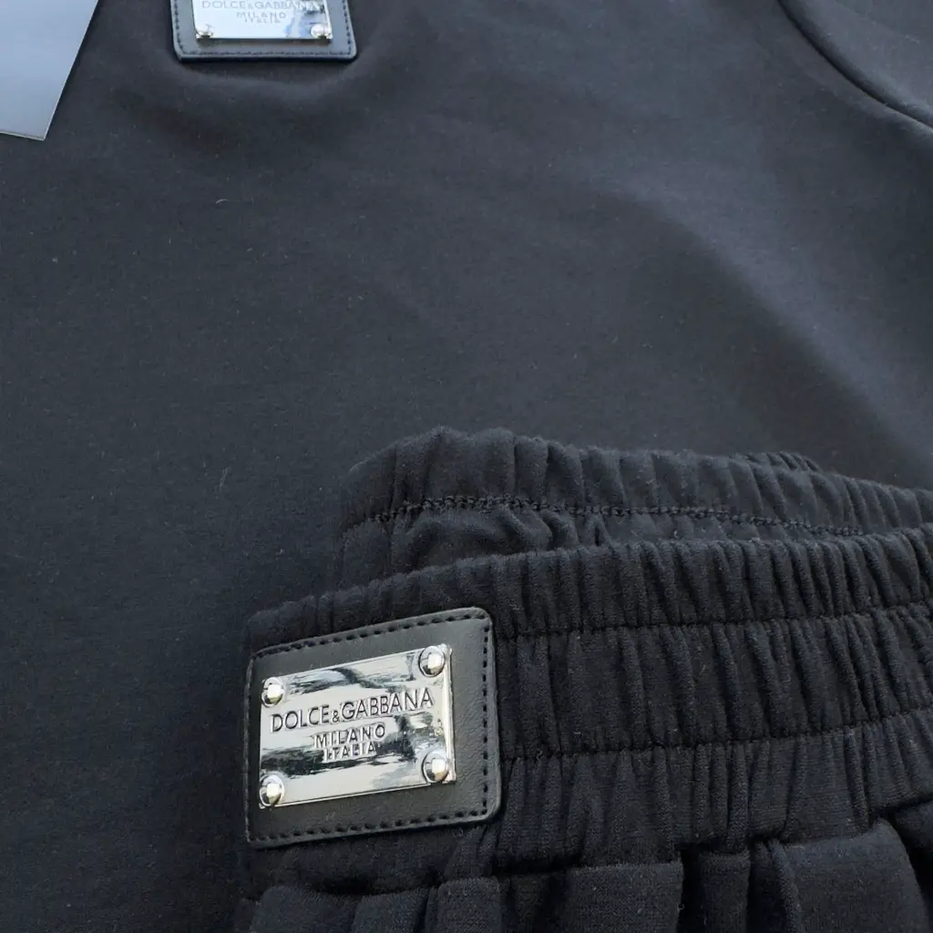 DG-CONJUNTO-LIGERO-DETALLE 2-NEGRO.webp