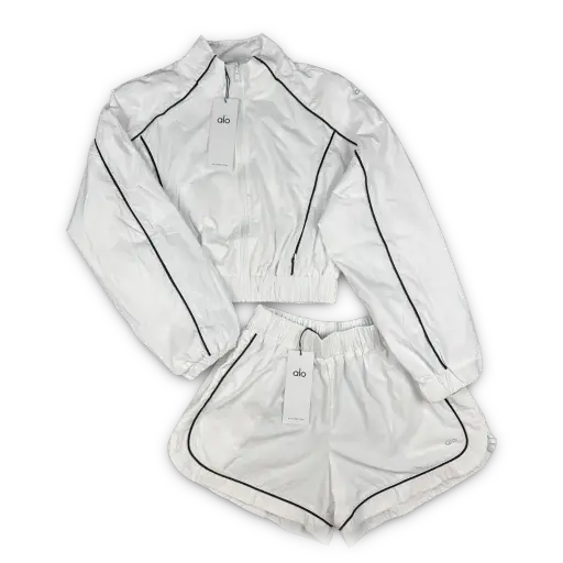 CONJUNTO ALO YOGA CHAMARRA Y SHORT BLANCO